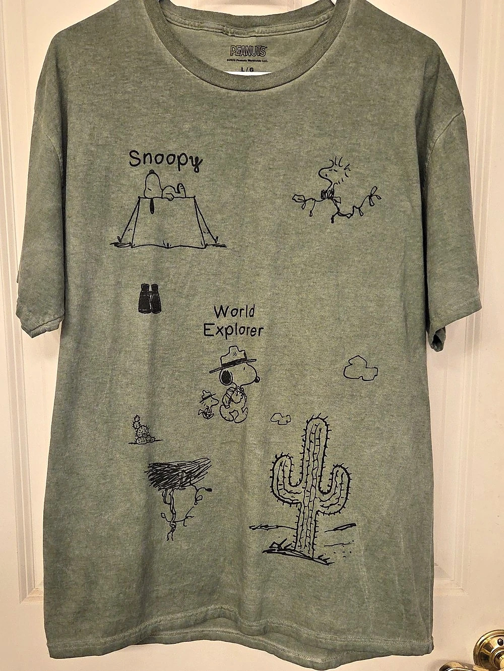 Peanuts World Explorer Snoopy & Woodstock T-Shirt, Green, Large, EUC